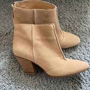 Enzo Angiolini size 11 tan suede booties, 3” heel